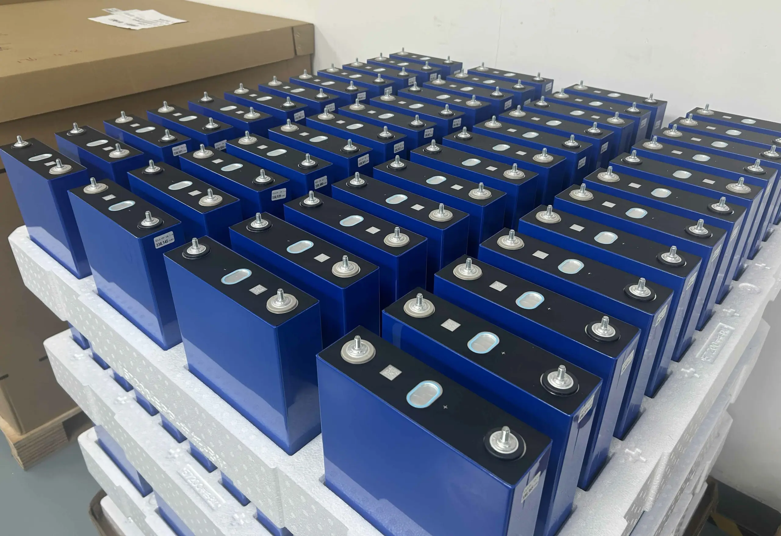 what is the difference between cell and a battery